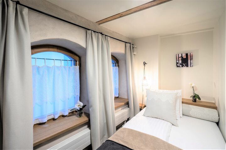 Room 5 of 45