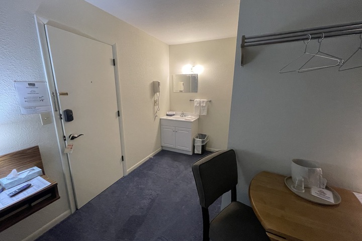 Room 14 of 69
