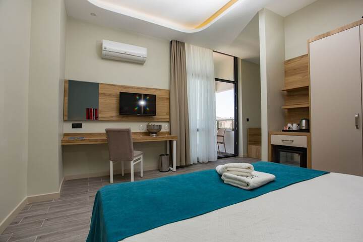 Room 10 of 47