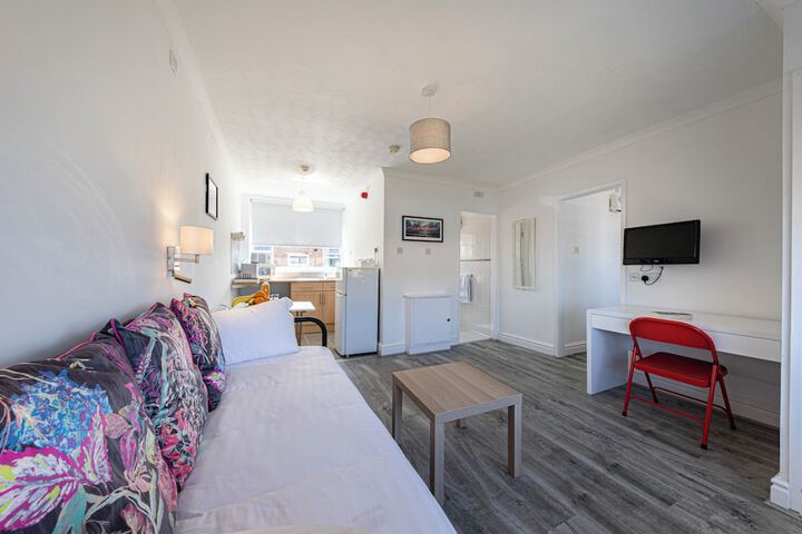 Room 15 of 40