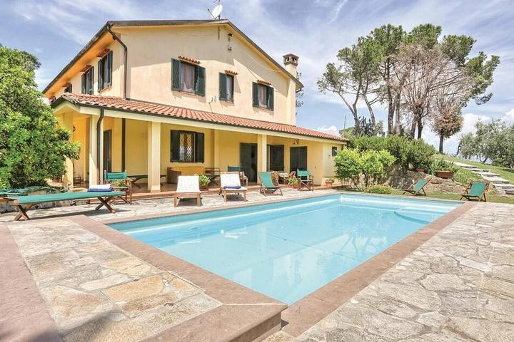Pool 10 of 15