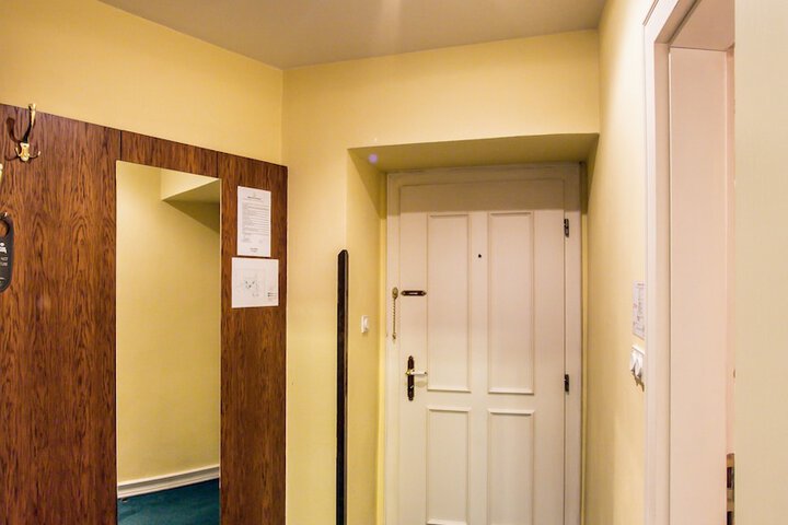 Room 19 of 90