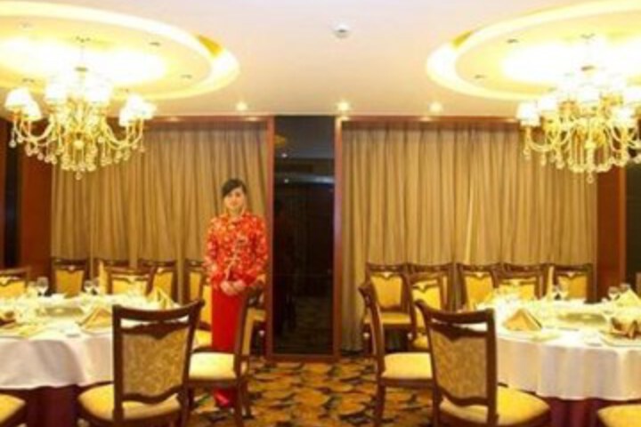Dining 10 of 23