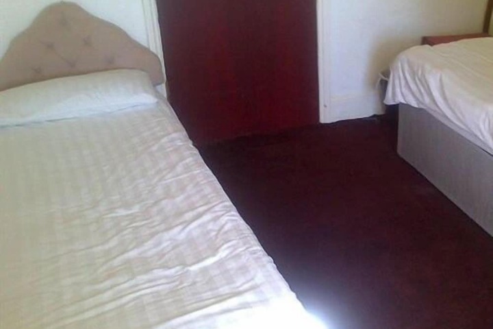 Room 16 of 37