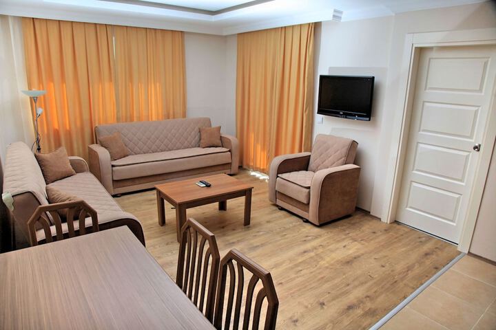 Room 13 of 27