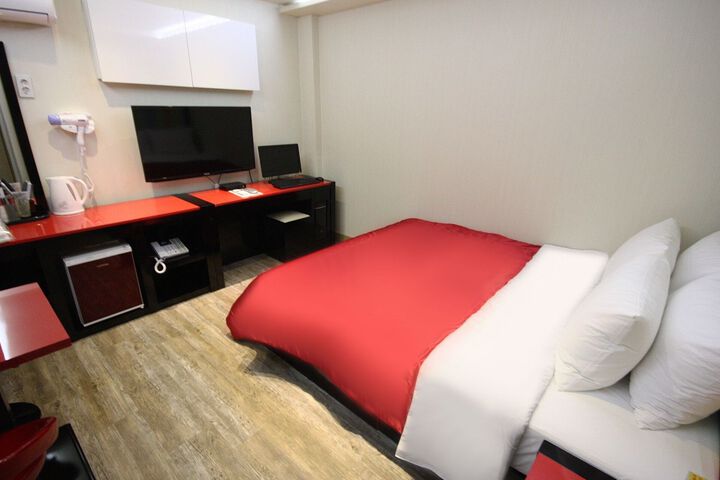 Room 17 of 52