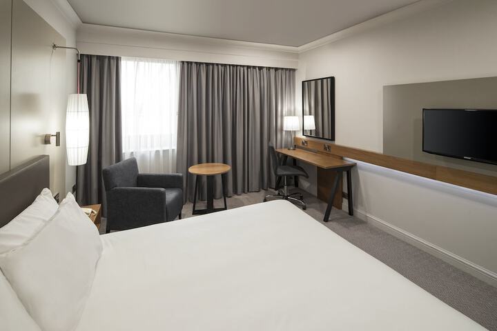 Room 27 of 137