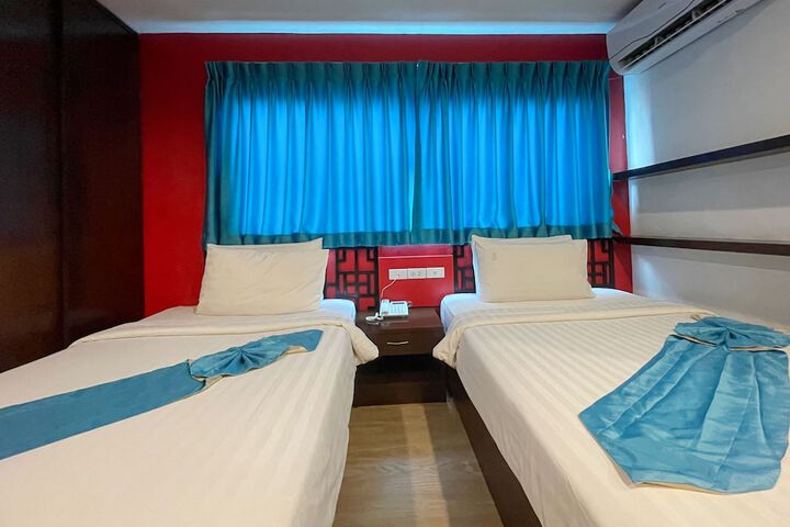 Room 27 of 71