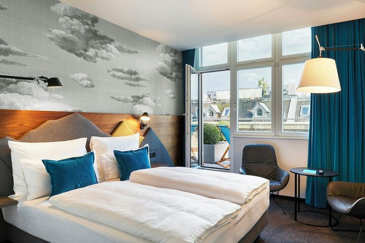 Room 5 of 62