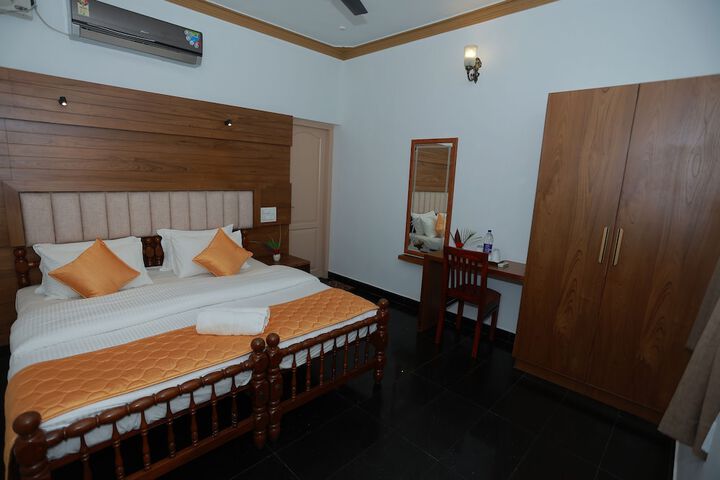 Room 12 of 73