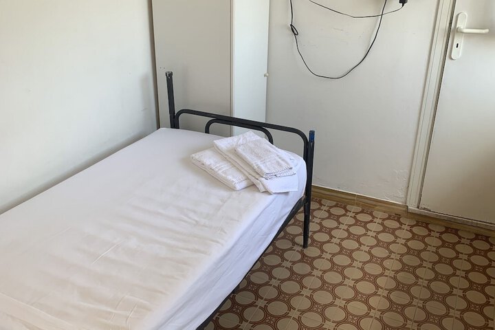 Room 7 of 11