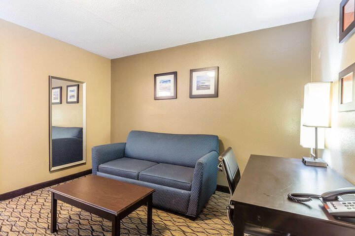 Room 60 of 213