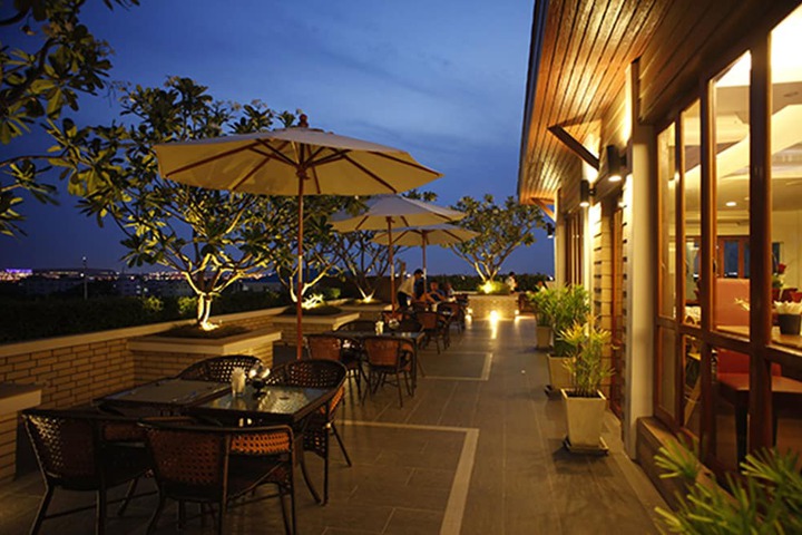 Dining Photos