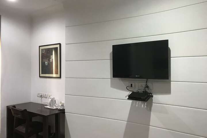 Room 21 of 37