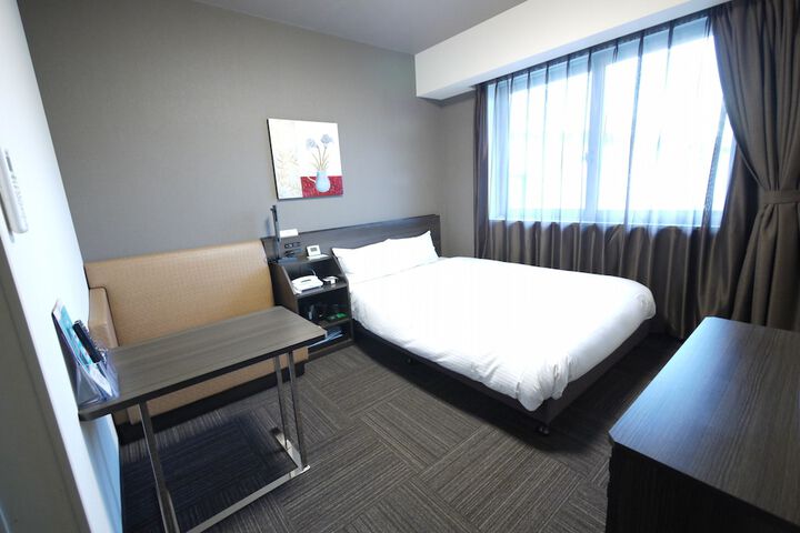 Room 7 of 19
