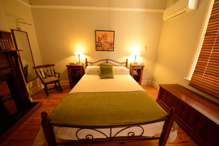 Room 8 of 36