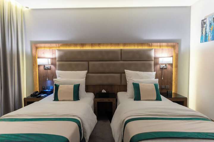 Room 11 of 30