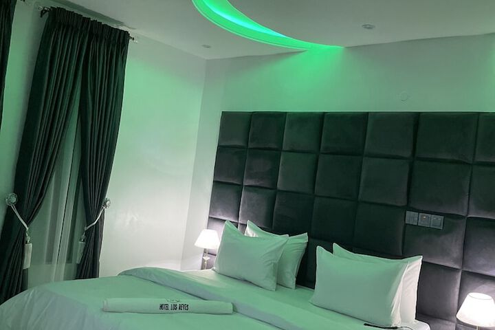 Room 7 of 24