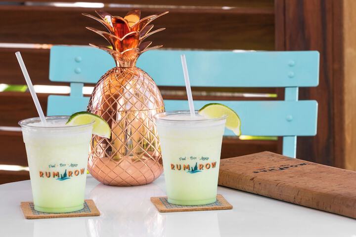Poolside bar