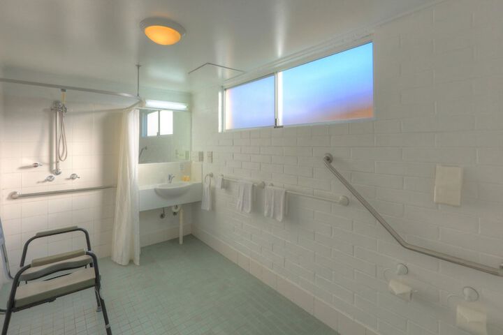 Room 14 of 38
