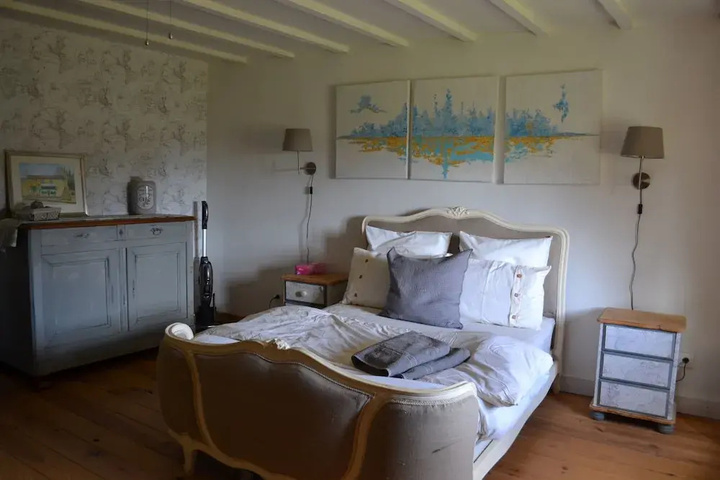 Room 3 of 20