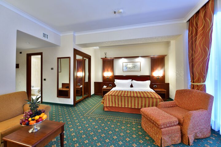 Room 15 of 70