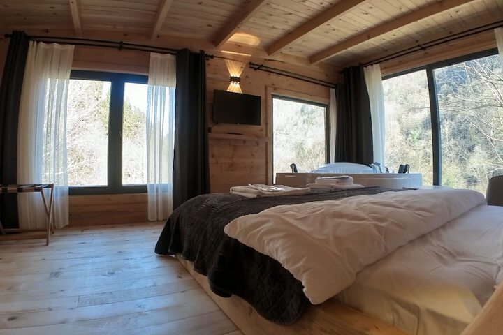 Room 7 of 19