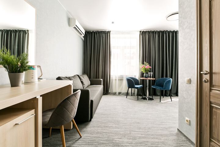 Room 21 of 33