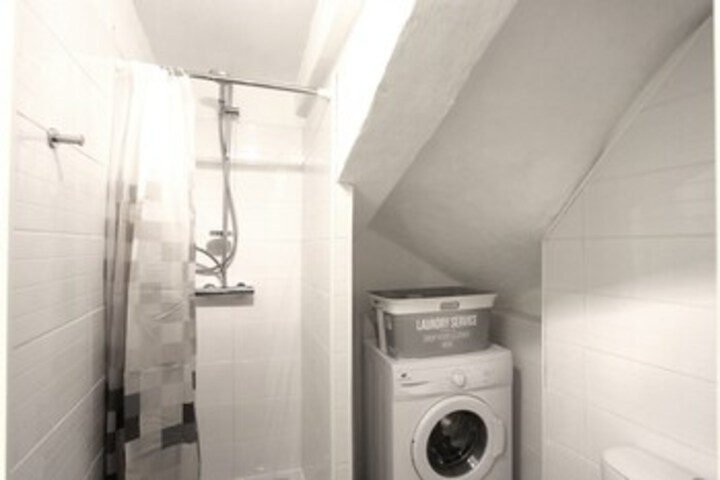 Room 5 of 34