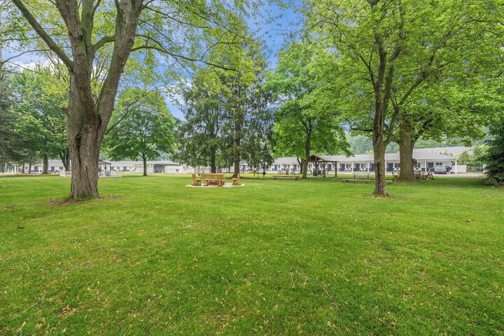 Hotel Exterior 92 of 109