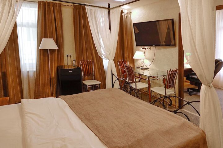 Room 16 of 53