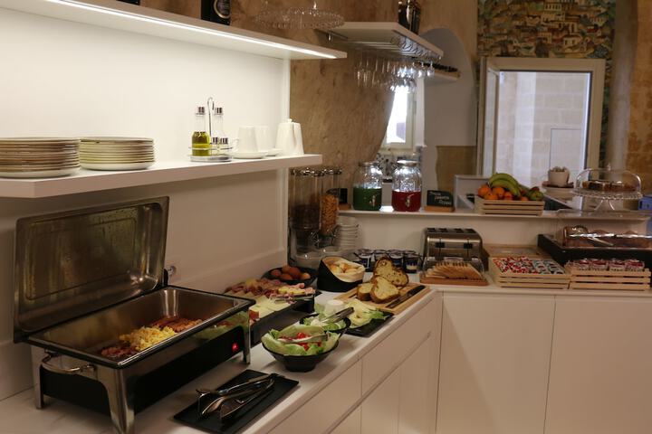 Dining 63 of 92