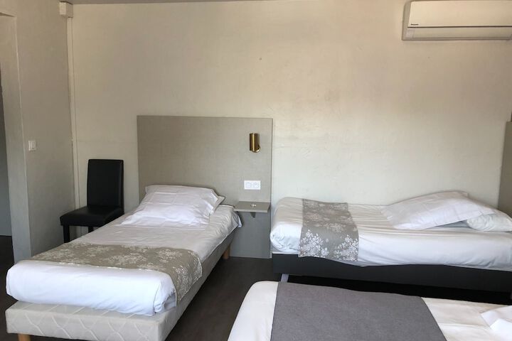 Room 34 of 71