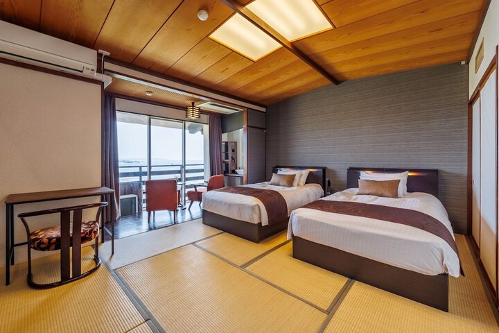 Room 10 of 72