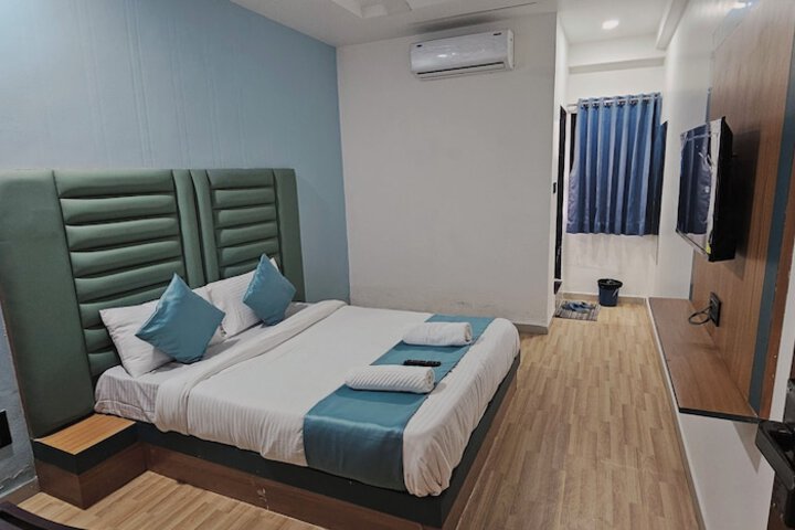 Room 4 of 22