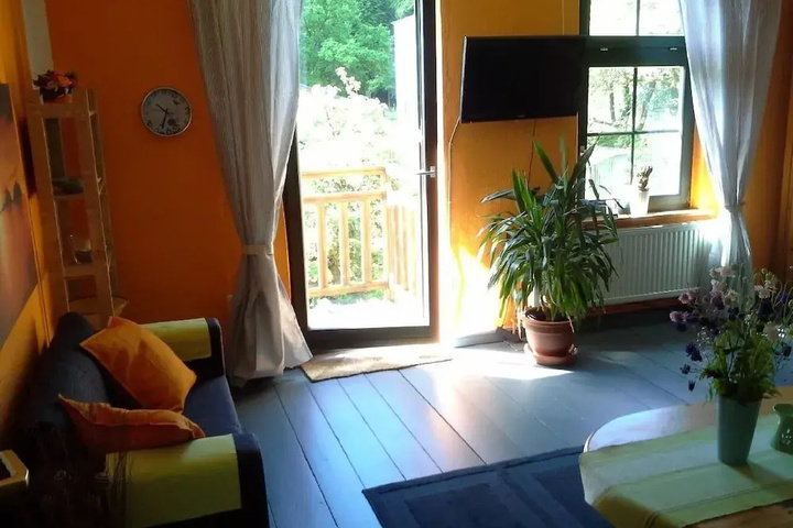 Room 4 of 5