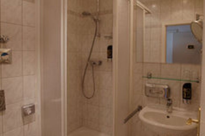Room 3 of 15