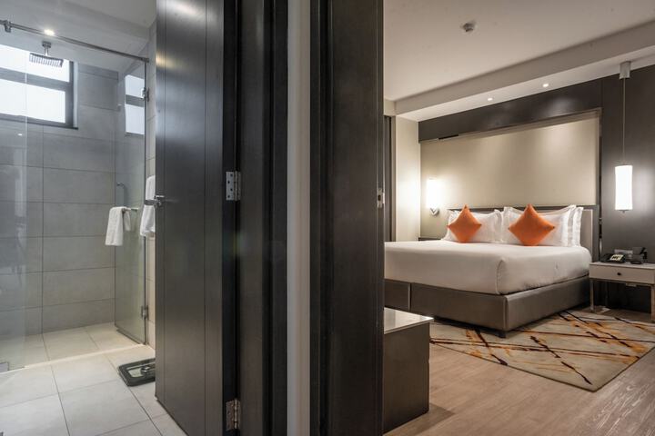 Room 44 of 86
