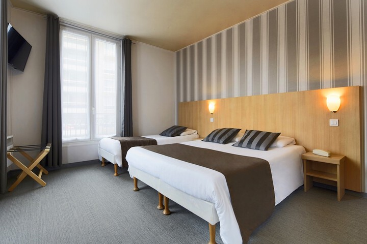 Room 10 of 31