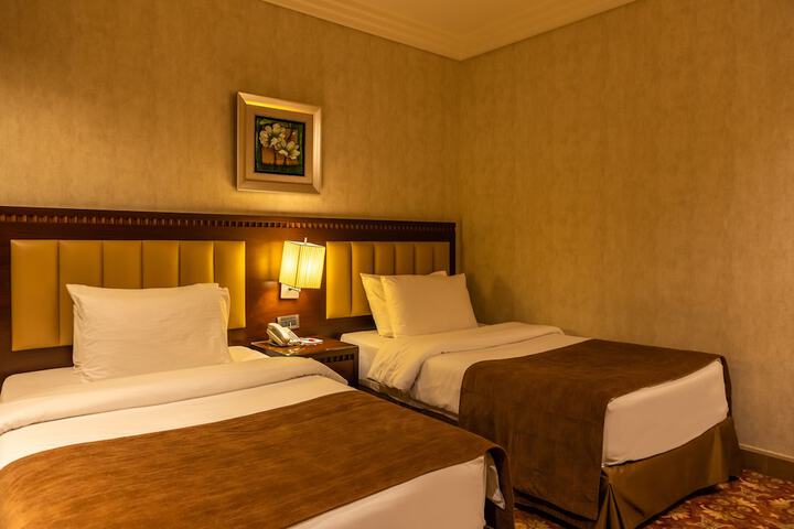 Room 7 of 44