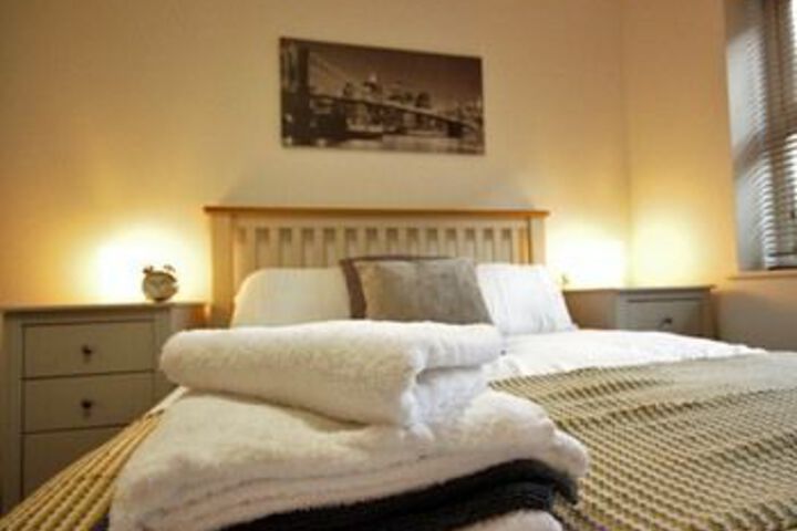 Room 4 of 28