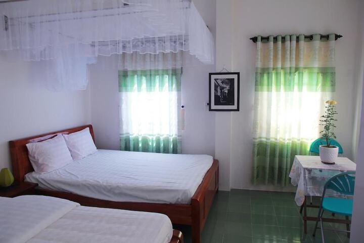 Room 3 of 38