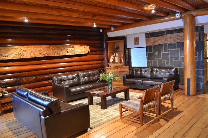 Entrance & Lobby