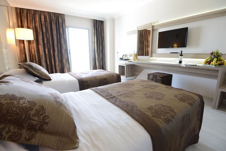 Room 15 of 50