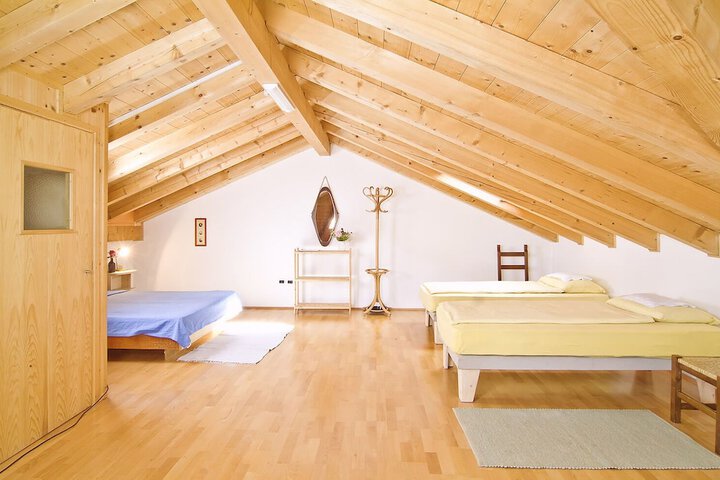 Room 6 of 55