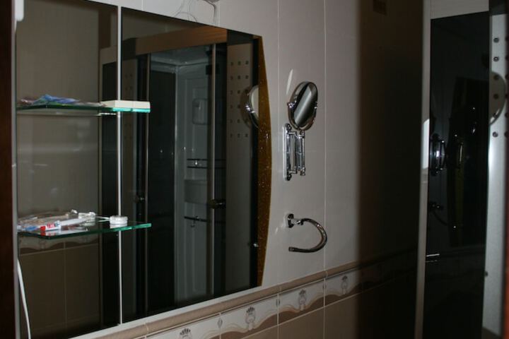 Room 11 of 15