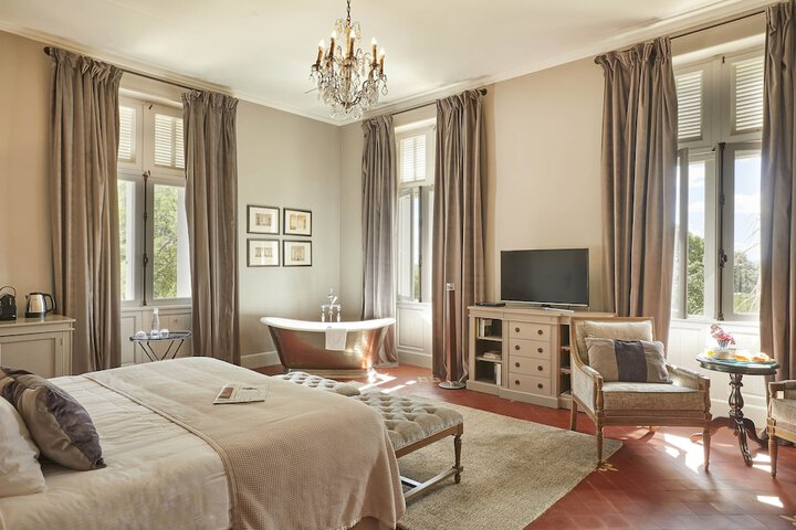 Room 42 of 151