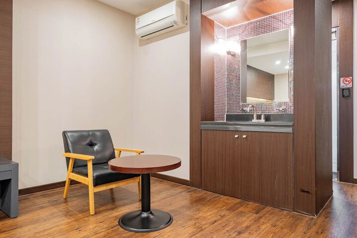 Room 20 of 50