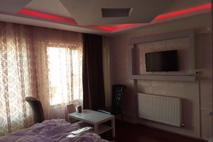 Room 2 of 25