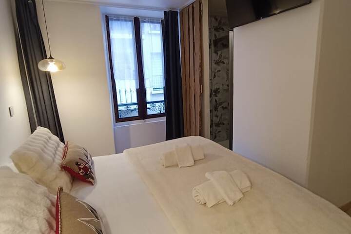 Room 8 of 24